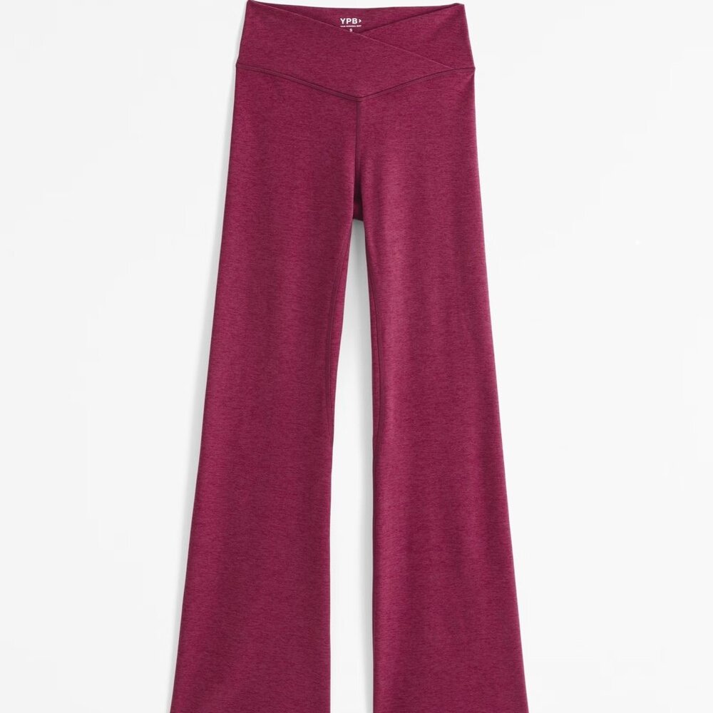 Abercrombie & Fitch Curve Love YPB everydaySOFT Flare Legging